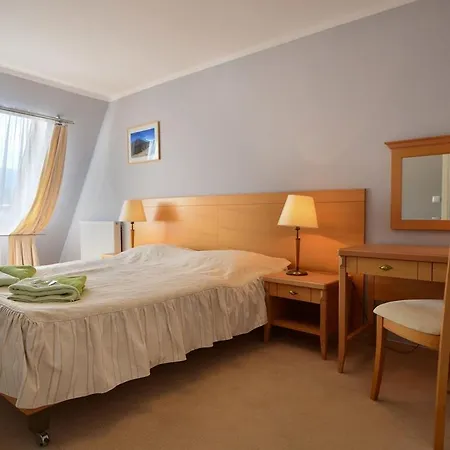 Karolinka 2* 卡尔帕奇