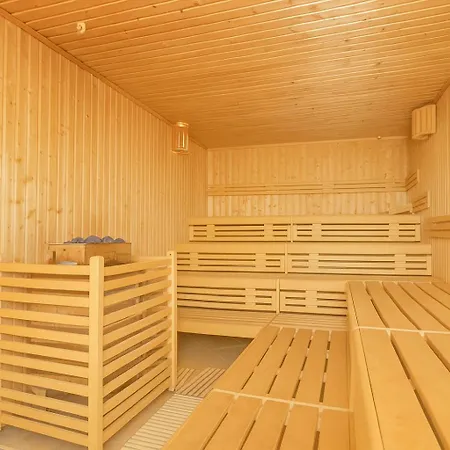 Hotel Karolinka 2*