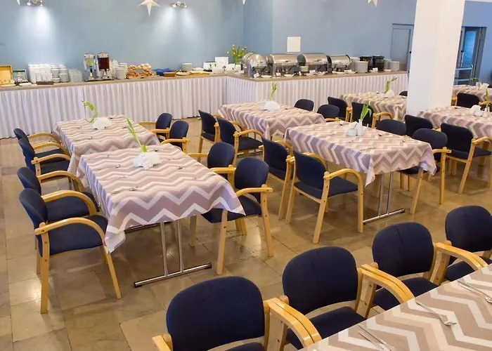 Karolinka فندق كارباش